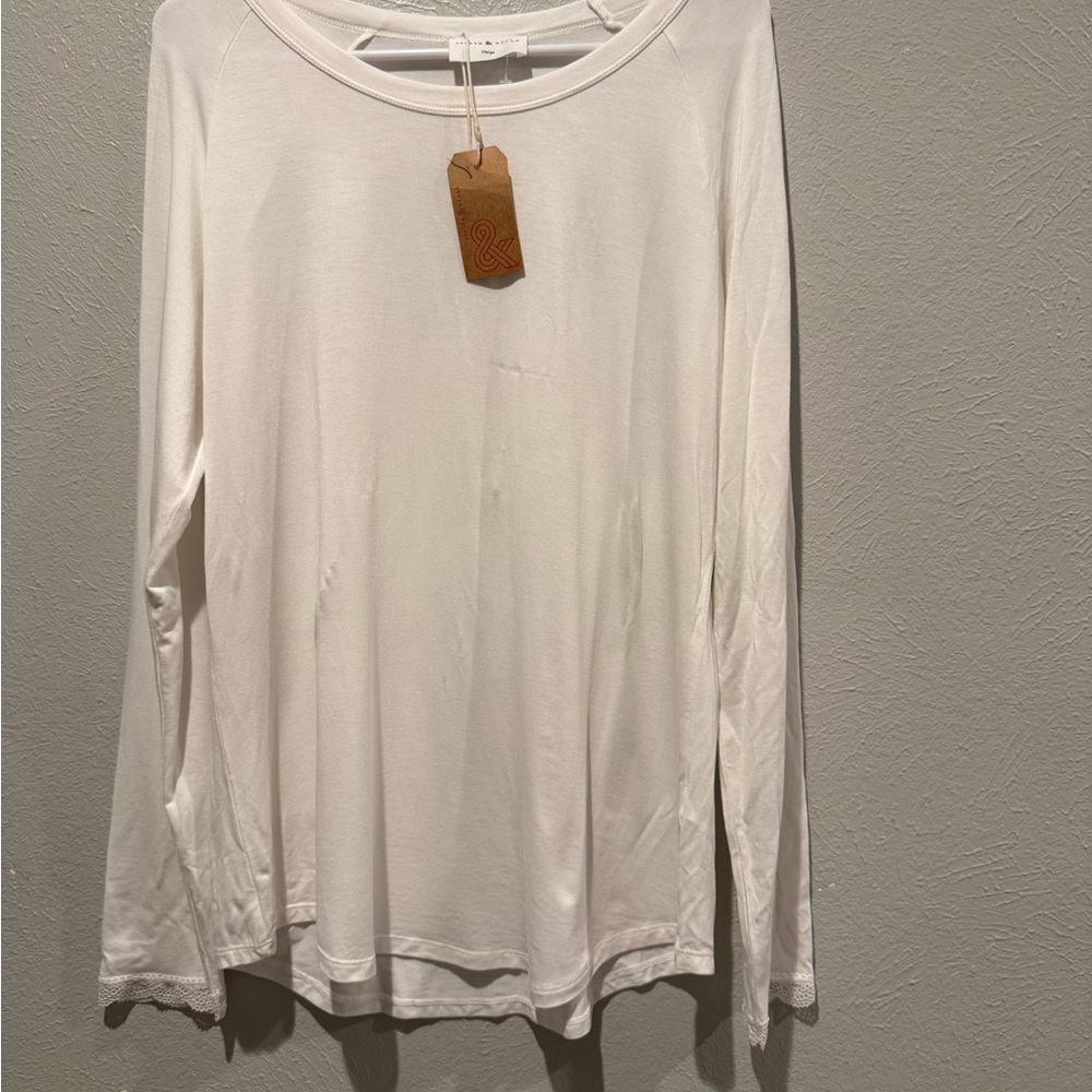 Stripe & Stare, Cream Long Sleeve Top.                   



PTP 19”. Length 27”